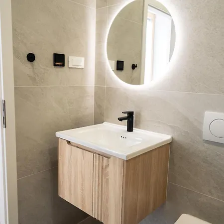 Misty Blue Izola